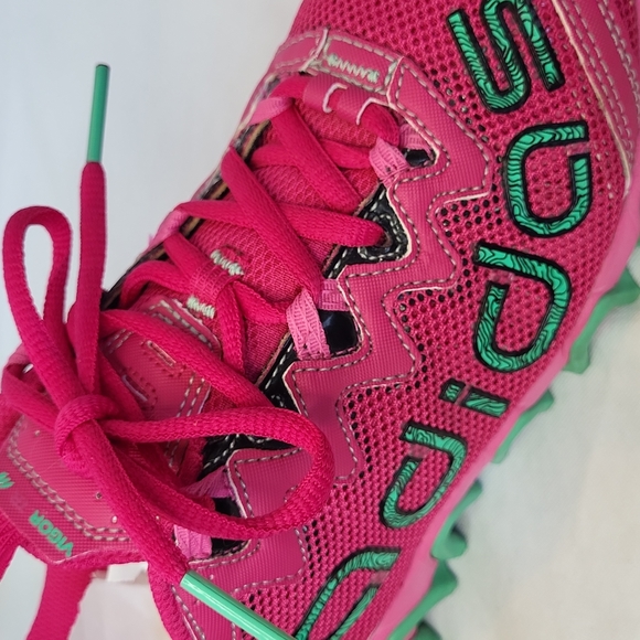 Adidas vigor TR 3 trail running sneaker shoe in pink and mint green. Size 5 - Picture 10 of 16